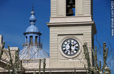 Detalle de cúpula, reloj y campanario de la catedral de San José de Mayo - Departamento de San José - URUGUAY. Foto No. 34531