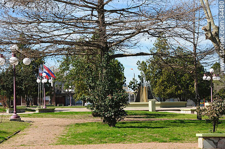 Plaza independencia en San José de Mayo. - Departamento de San José - URUGUAY. Foto No. 34480