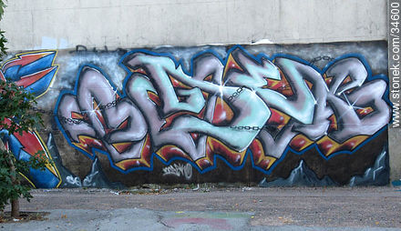 Graffitis in Buceo quarter - Department of Montevideo - URUGUAY. Foto No. 34600
