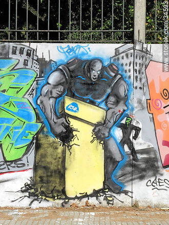 Graffitis in Buceo quarter - Department of Montevideo - URUGUAY. Photo #34593
