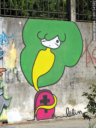 Graffitis in Buceo quarter - Department of Montevideo - URUGUAY. Foto No. 34592