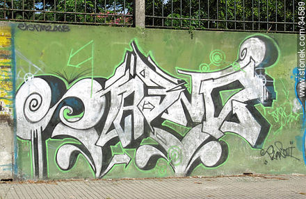 Graffitis in Buceo quarter - Department of Montevideo - URUGUAY. Photo #34589