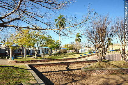 Lavalleja square. - Soriano - URUGUAY. Foto No. 34828