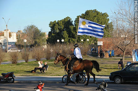 Jineteada por el día de la Independencia - Departamento de Soriano - URUGUAY. Foto No. 34794