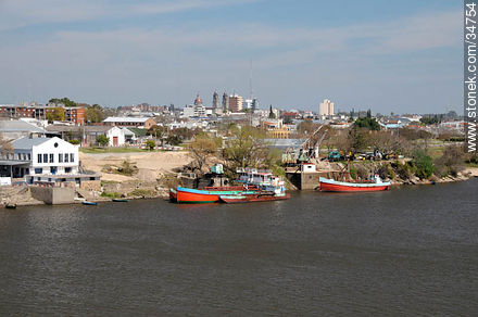Mercedes desde el puente en ruta 2 sobre el río Negro - Departamento de Soriano - URUGUAY. Foto No. 34754