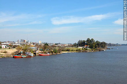 Mercedes desde el puente en ruta 2 sobre el río Negro - Departamento de Soriano - URUGUAY. Foto No. 34753