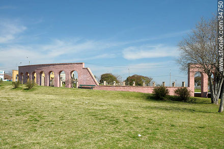 Plaza Encuentro de las culturas Uruguay-España - Departamento de Soriano - URUGUAY. Foto No. 34750