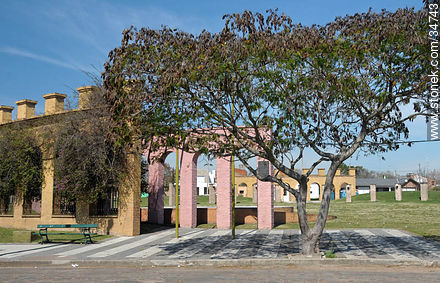 Plaza Encuentro de las culturas Uruguay-España - Departamento de Soriano - URUGUAY. Foto No. 34743