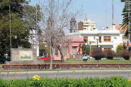 Boulevard beside the river - Soriano - URUGUAY. Foto No. 34739