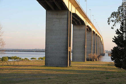 International bridge over Uruguay river - Rio Negro - URUGUAY. Foto No. 35322