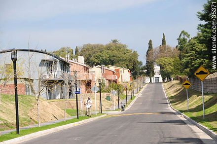 Barrio residencial Jardín - Departamento de Río Negro - URUGUAY. Foto No. 35371