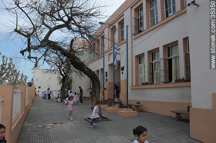 Escuela de Fray Bentos - Departamento de Río Negro - URUGUAY. Foto No. 35350