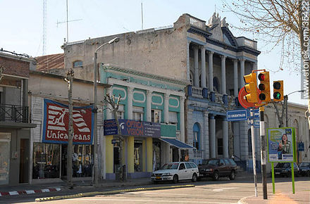 Downtown Fray Bentos - Rio Negro - URUGUAY. Foto No. 35422
