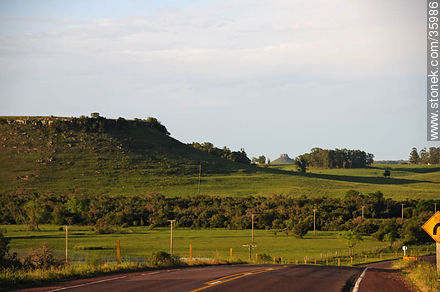 Batoví hill and route 5 to Tacuarembó city. - Tacuarembo - URUGUAY. Photo #35986