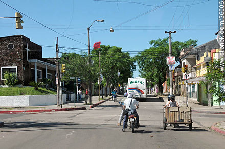 Calle Brasil y Avenida 1825. - Departamento de Rivera - URUGUAY. Foto No. 36006