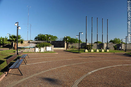Plaza Italia, - Departamento de Artigas - URUGUAY. Foto No. 36115