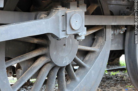 Antigua locomotora en exhibición -  - IMÁGENES VARIAS. Foto No. 36089