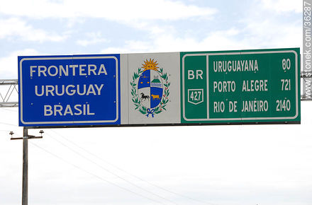Uruguay-Brazil border. - Artigas - URUGUAY. Foto No. 36287