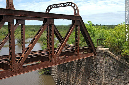 Railroad bridge over Cuareim or Quarai river. - Artigas - URUGUAY. Photo #36269