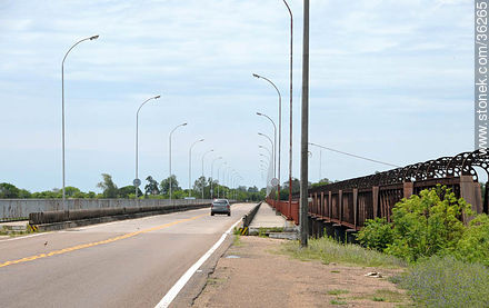Fin de ruta 3. - Departamento de Artigas - URUGUAY. Foto No. 36265