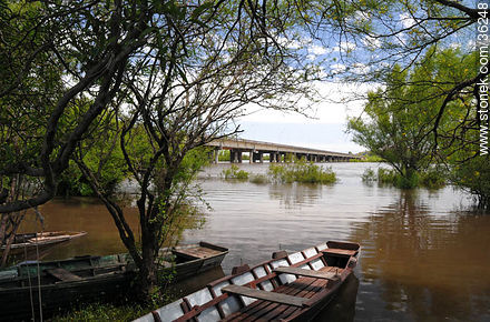 Barra do Quaraí, Brasil. Puente carretero sobre el río Cuareim. - Departamento de Artigas - URUGUAY. Foto No. 36248