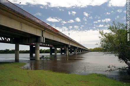 Barra do Quaraí, Brazil. Bridges over Quarai or Cuareim river. - Artigas - URUGUAY. Photo #36246