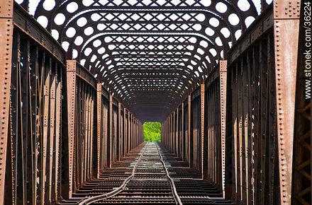 Barra do Quaraí, Brasil. Puente ferroviario sobre el río Cuareim. - Departamento de Artigas - URUGUAY. Foto No. 36224