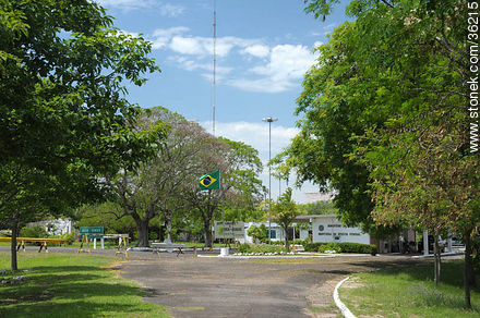 Barra do Quaraí, Brasil. Puesto Fronterizo. - Departamento de Artigas - URUGUAY. Foto No. 36215