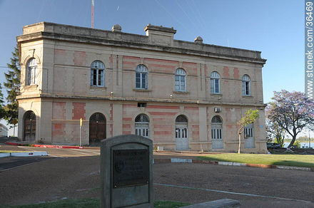 Town hall. - Department of Salto - URUGUAY. Photo #36469