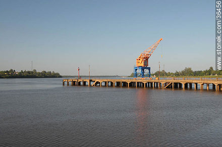Grúa en el puerto - Departamento de Salto - URUGUAY. Foto No. 36456
