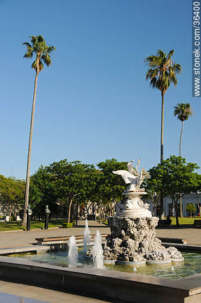 Plaza de los Treinta y Tres Orientales - Departamento de Salto - URUGUAY. Foto No. 36400