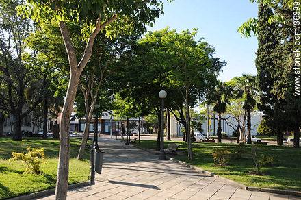 Plaza de los Treinta y Tres Orientales - Departamento de Salto - URUGUAY. Foto No. 36399