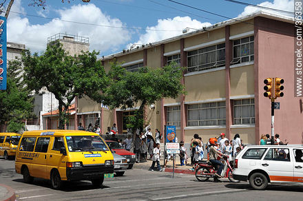 School in downtown Salto - Department of Salto - URUGUAY. Photo #36358