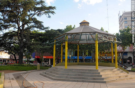 Plaza 25 de Mayo - Departamento de Salto - URUGUAY. Foto No. 36838
