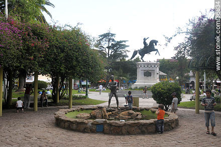 25 de Mayo square - Department of Salto - URUGUAY. Foto No. 36834