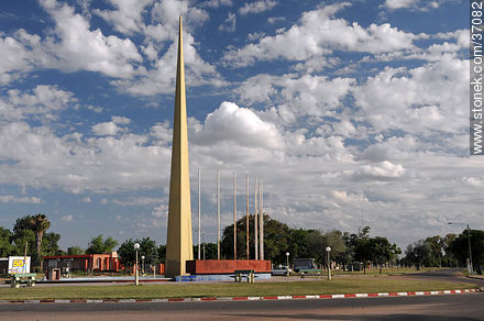 Obelisk - Department of Paysandú - URUGUAY. Foto No. 37082