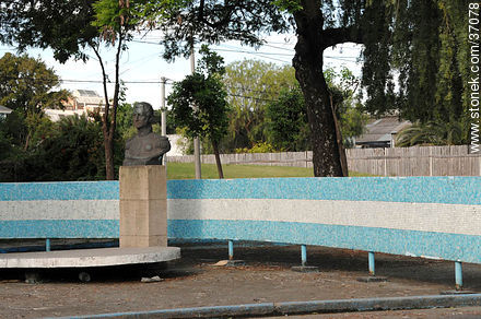 San Martin's bust - Department of Paysandú - URUGUAY. Foto No. 37078