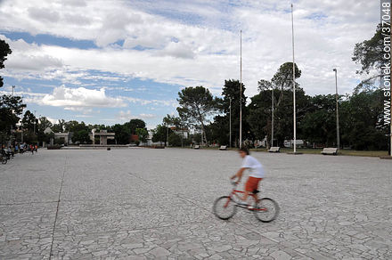 José Artigas square. - Department of Paysandú - URUGUAY. Foto No. 37048