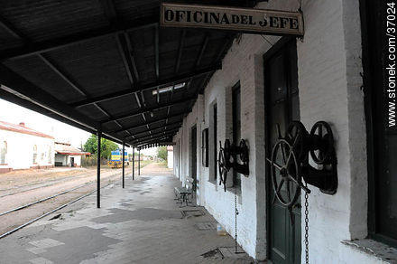 Estación de ferrocarril de Paysandú. Oficina del Jefe. - Departamento de Paysandú - URUGUAY. Foto No. 37024