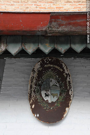 Antiguo escudo uruguayo en la estación de ferrocarril. - Departamento de Paysandú - URUGUAY. Foto No. 37023