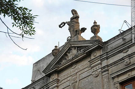 Taller de artes de Paysandú, edificio del Círcolo Napolitano. - Departamento de Paysandú - URUGUAY. Foto No. 37000