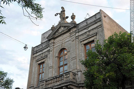 Taller de artes de Paysandú, edificio del Círcolo Napolitano. - Departamento de Paysandú - URUGUAY. Foto No. 36999