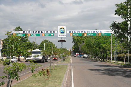 Avenida España - Departamento de Paysandú - URUGUAY. Foto No. 37015