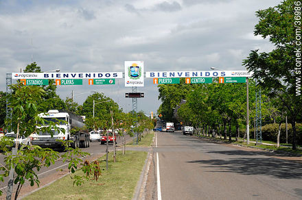 Avenida España - Departamento de Paysandú - URUGUAY. Foto No. 36986