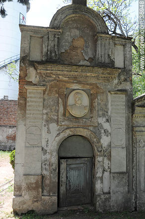 Monumento a Perpetuidad. Cripta del Teniente Coronel D. Pedro Rivero. 1865. - Departamento de Paysandú - URUGUAY. Foto No. 36948