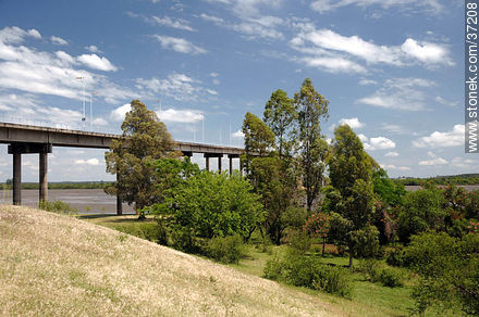 International bridge from Paysandú (URU) to Colón (ARG) - Department of Paysandú - URUGUAY. Foto No. 37208