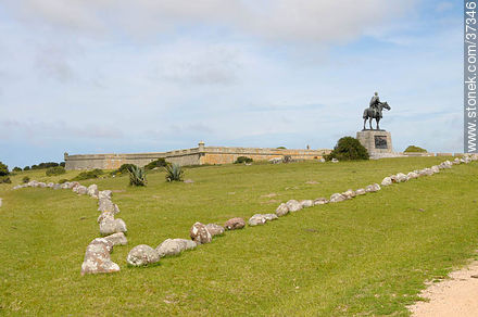 Santa Teresa fortress and Artigas statue - Department of Rocha - URUGUAY. Foto No. 37346