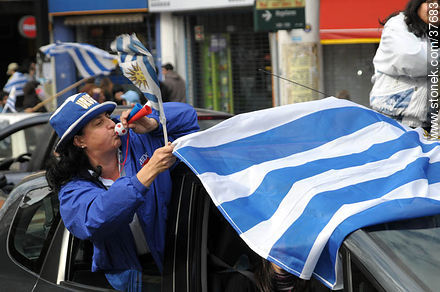Festejos por el pasaje de Uruguay a los cuartos de final de la Copa del Mundo 2010 -  - URUGUAY. Foto No. 37683