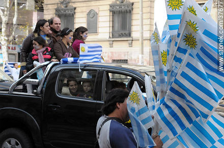 Festejos por el pasaje de Uruguay a los cuartos de final de la Copa del Mundo 2010 -  - URUGUAY. Foto No. 37677
