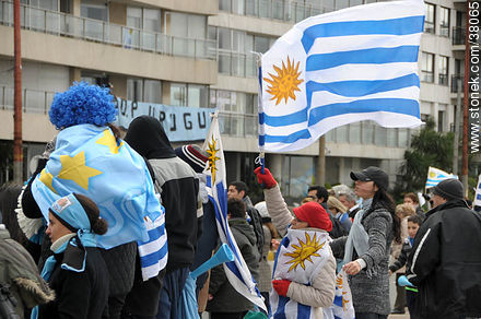 Recibimiento de la Selección Uruguaya de Fútbol en la rambla de Pocitos de Montevideo el 13 de Julio de 2010. -  - URUGUAY. Foto No. 38065